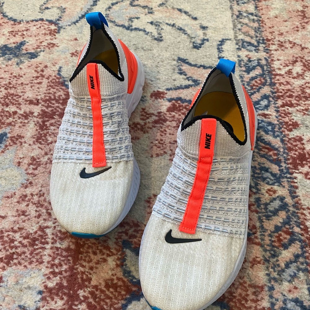Women's Nike React Run Flyknit Slip On Running Shoes